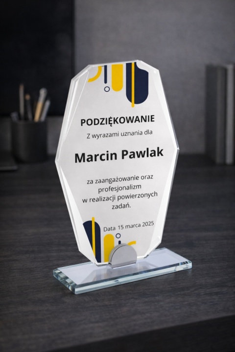 Statuetka szklana SOLIDIS 10 mm z personalizacją – elegancka nagroda firmowa